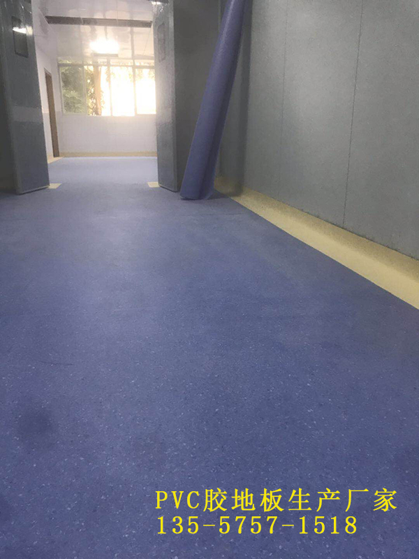 華塑裝飾同質(zhì)透心地板的特點請接收！