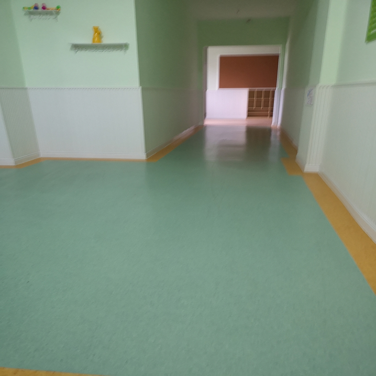 小星帶你了解一下華塑裝飾的塑膠地板！