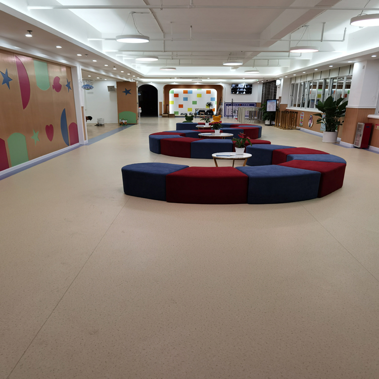 舒適與耐用，橡膠地板成為地面裝修材料寵兒